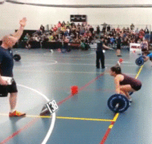 举重妖精搞笑gif,力量与幽默的完美结合